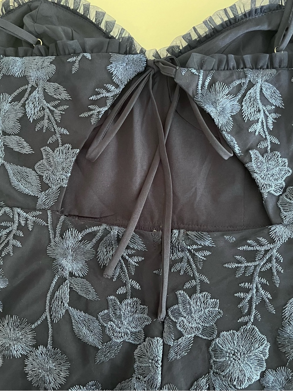 Lulu’s Navy Floral Embroidered Mesh Midi Dress M - Picture 9 of 13